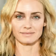 Amber Valletta