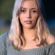 Grace Van Dien