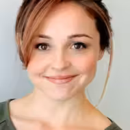 Ellie Araiza